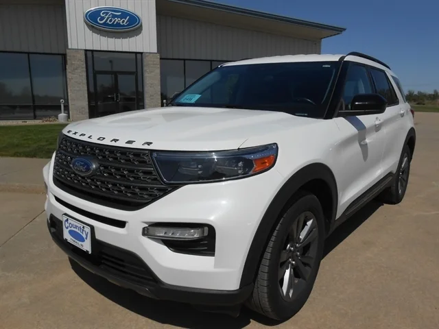 2024 Ford Explorer XLT 4WD's photo