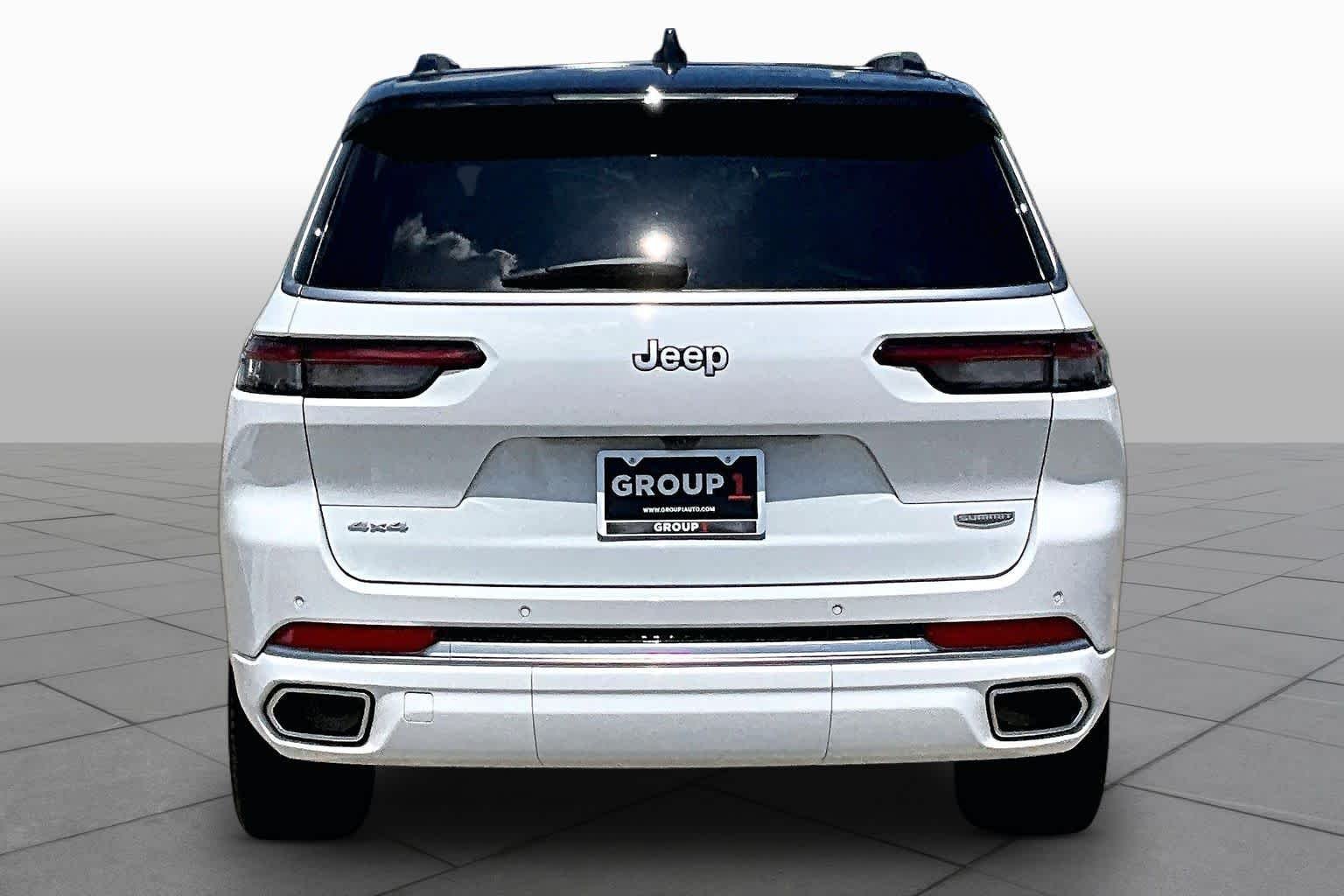 Used 2025 Bright White Clearcoat Jeep Summit image 5
