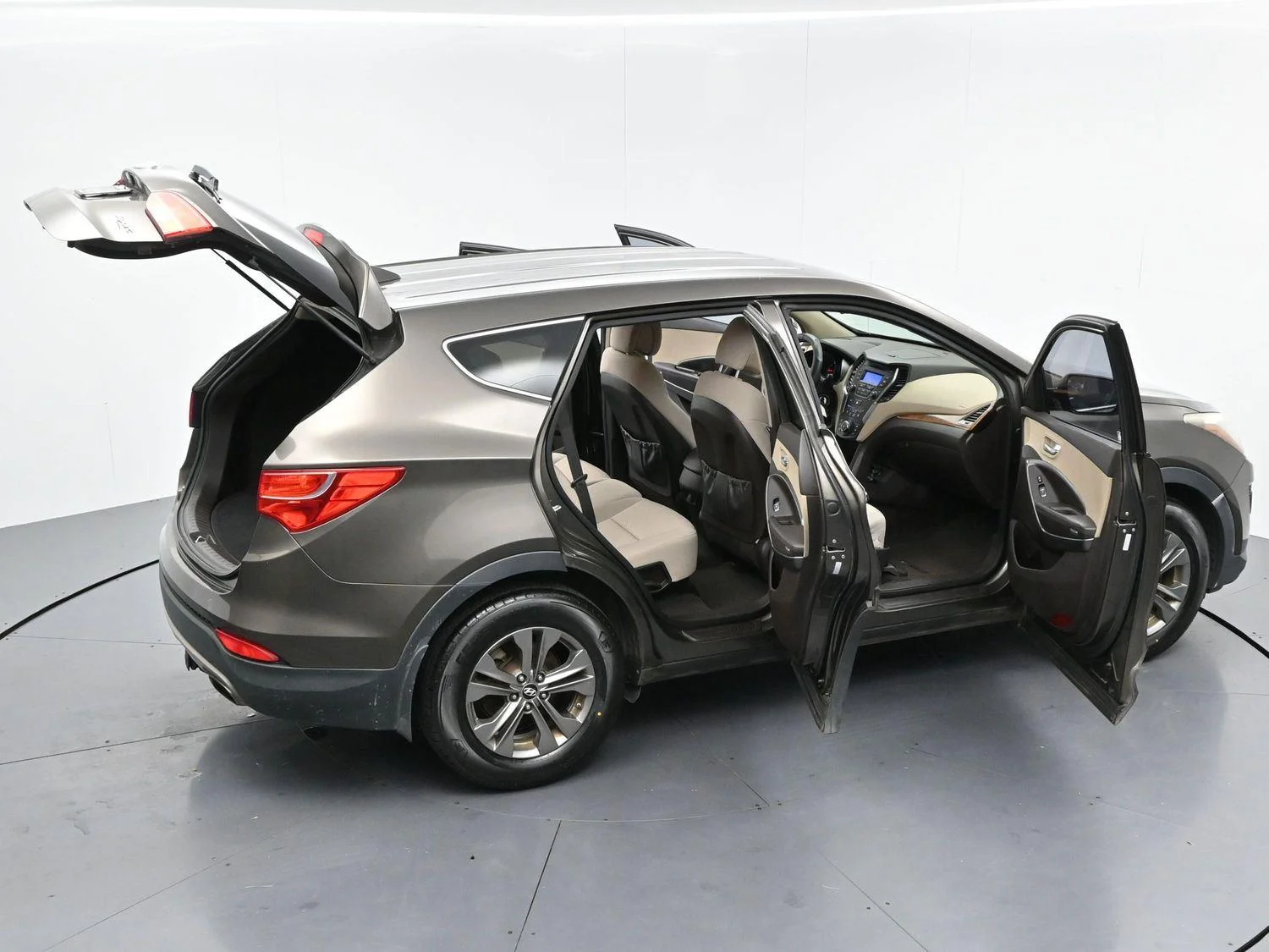 Used 2013 Cabo Bronze Hyundai Sport image 37
