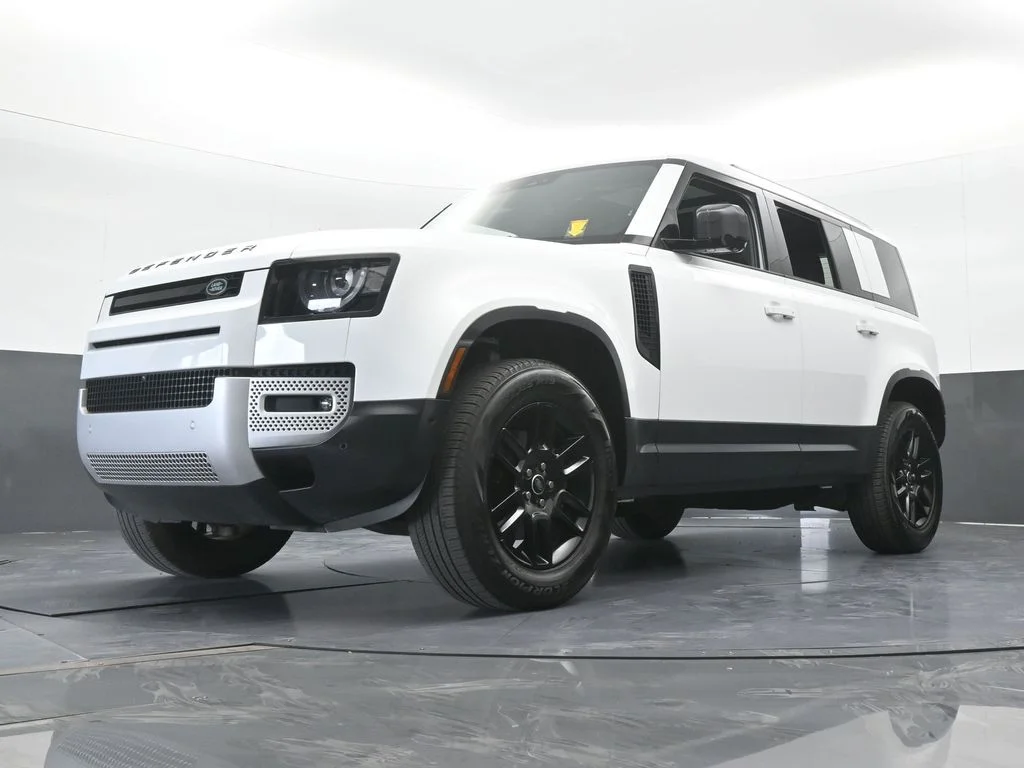 Used 2025 White Land Rover S image 72