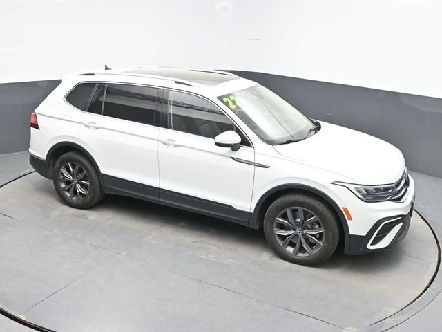 Used 2022 White Volkswagen 2.0T SE image 18