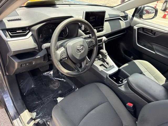 2025 Toyota RAV4 LE - Photo 10