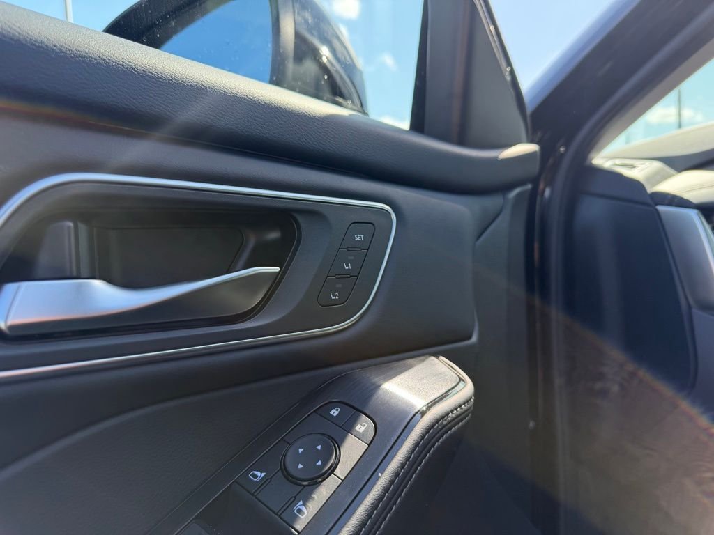 New 2026 Super Black Nissan Platinum image 13