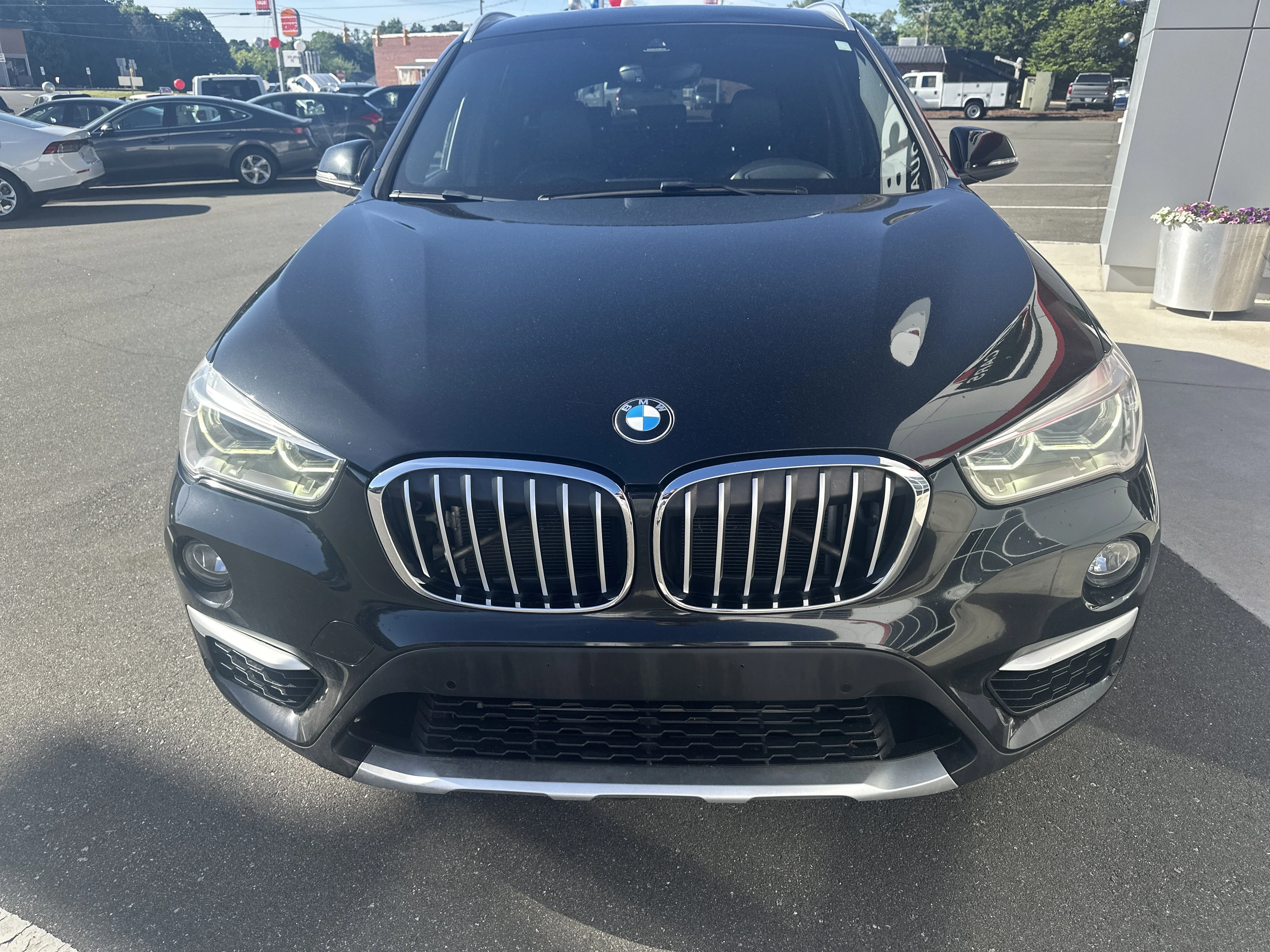Used 2019 Black Sapphire Metallic BMW xDrive28i image 3