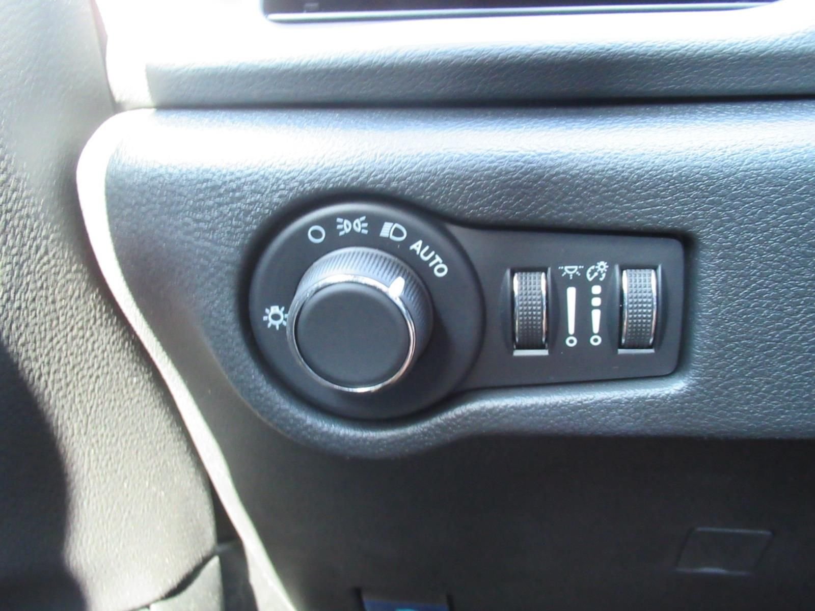 New 2026 Red Hot Pearl-Coat Exterior Paint Chrysler LX image 23