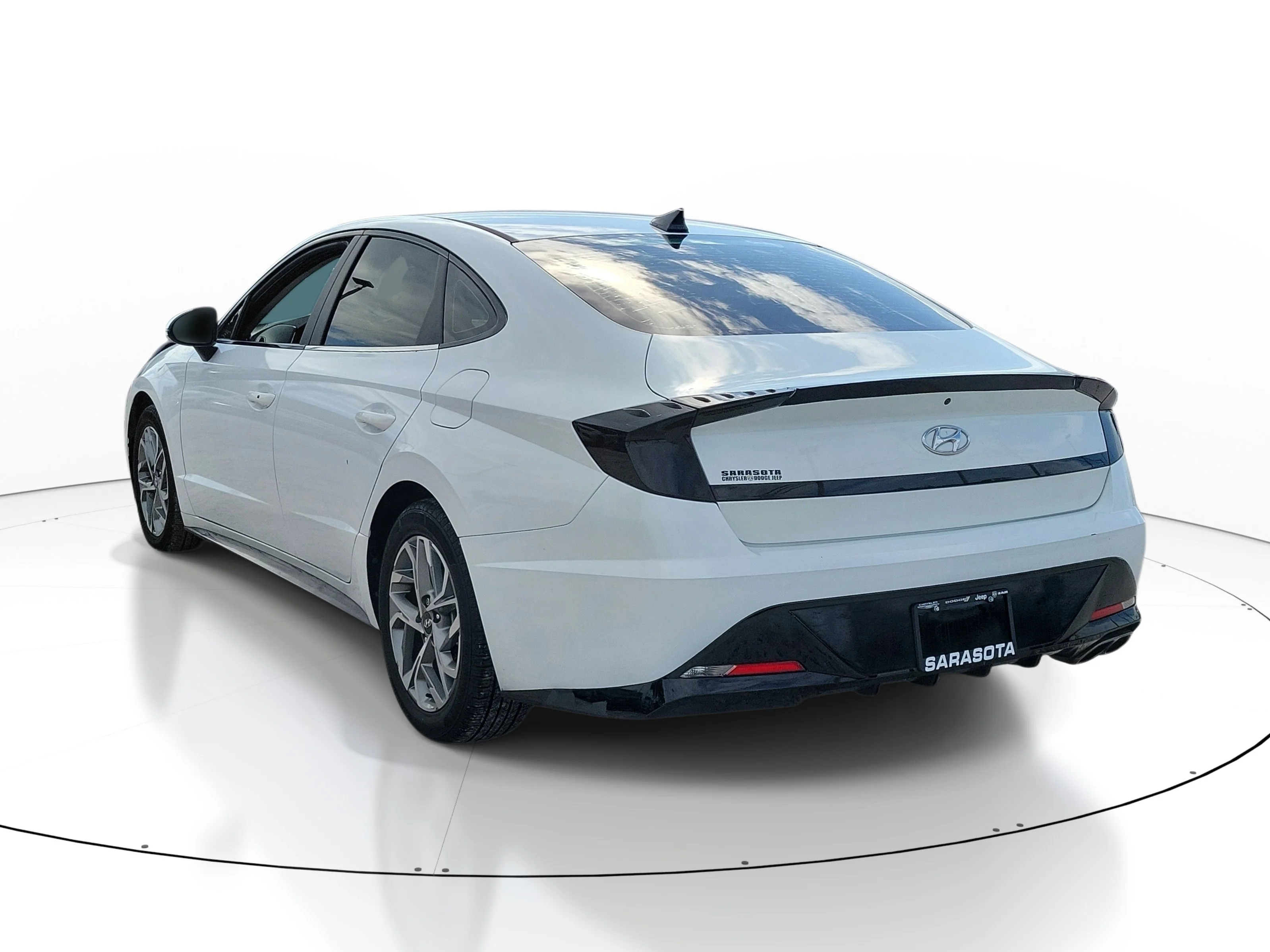 Used 2020 Quartz White Hyundai SEL image 4