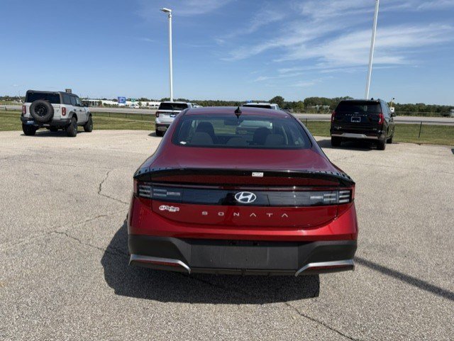 Certified Used 2025 Red Hyundai SE image 6