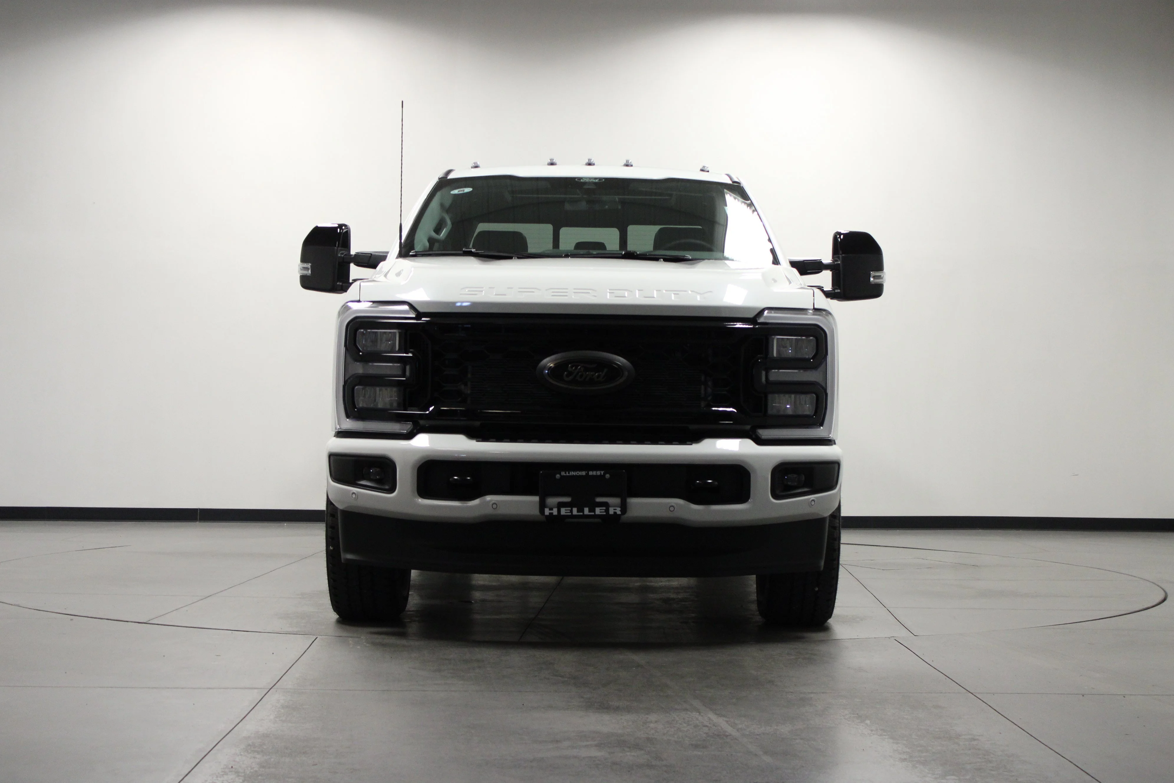 New 2026 Star White Metallic Tri-Coat Ford F-250® Lariat® image 9