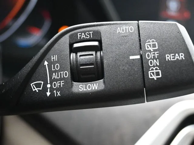 Used 2022 Black BMW sDrive40i image 27