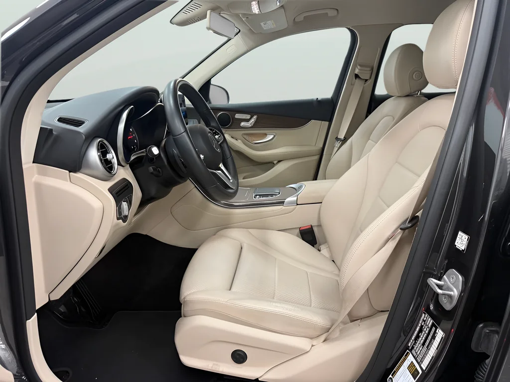 Used 2020 Gray Mercedes-Benz GLC 300 image 12