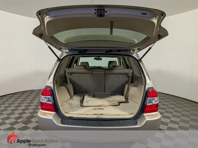 Used 2006 Gold Toyota Limited image 8