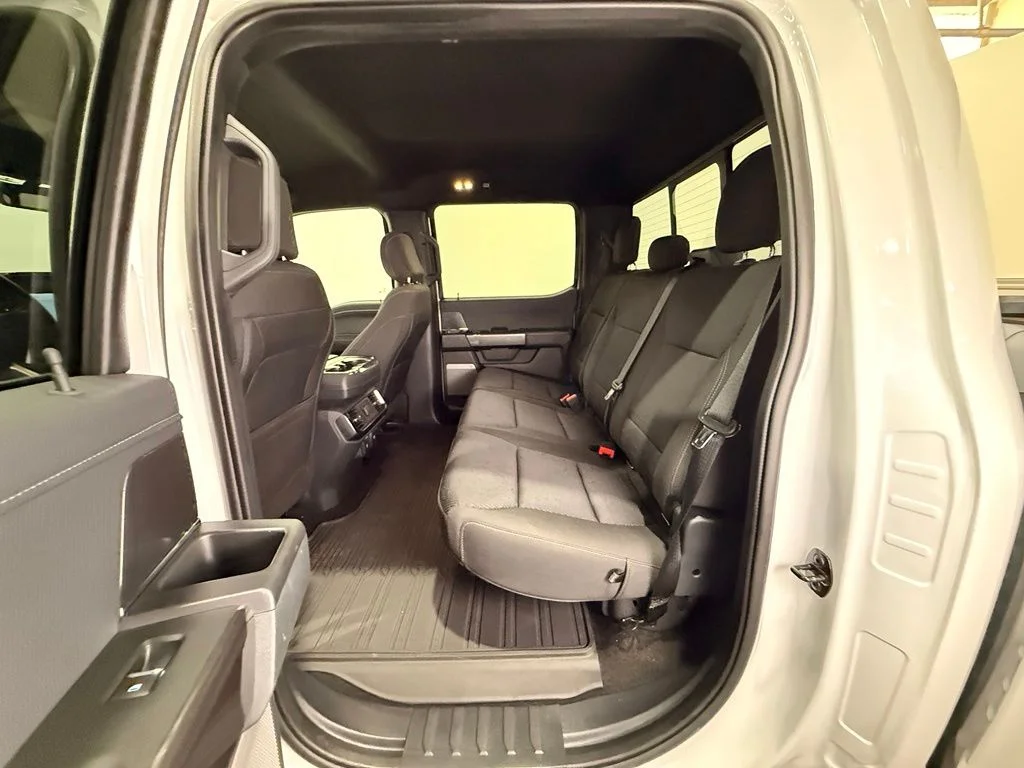 Used 2021 White Ford XLT image 17