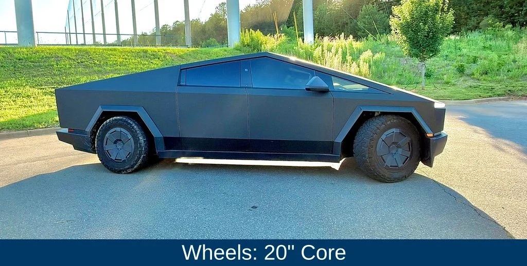 Used 2025  Tesla Base image 2