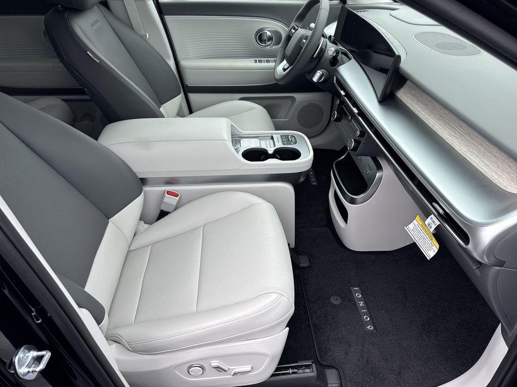 New 2026 Black Hyundai SEL image 13