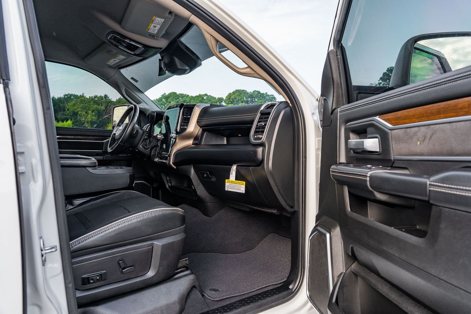 Used 2024 White Ram Laramie image 11