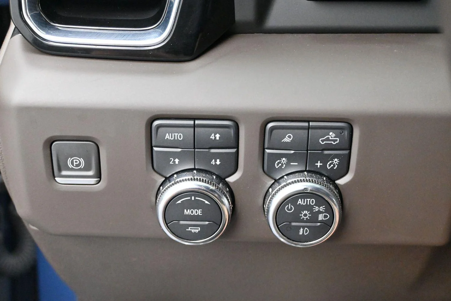 Used 2024 Downpour Metallic GMC Denali image 28