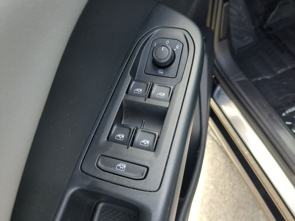 Certified Used 2023 Black Volkswagen 1.5T SE image 18