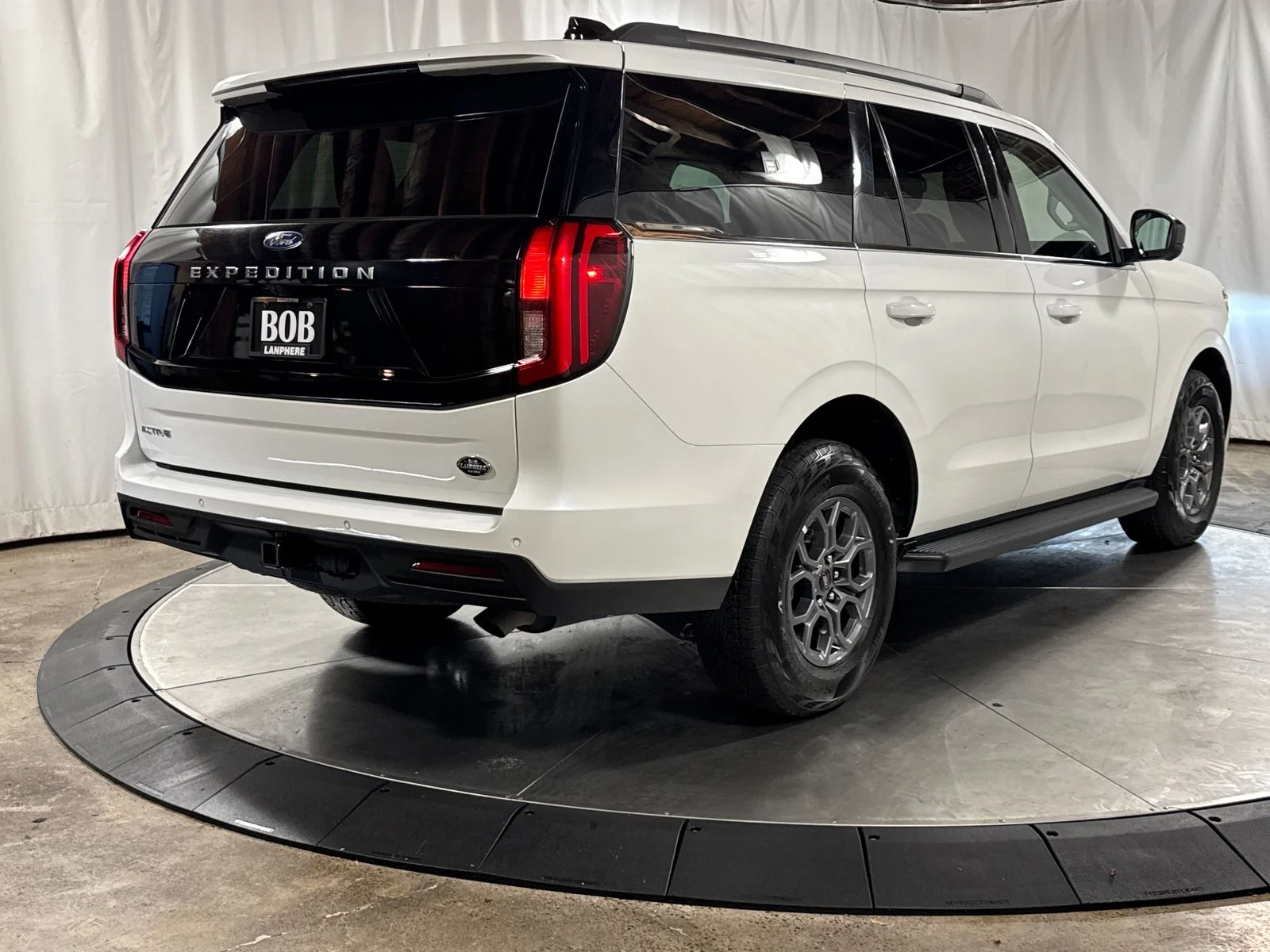Used 2025 White Metallic Ford Active image 10