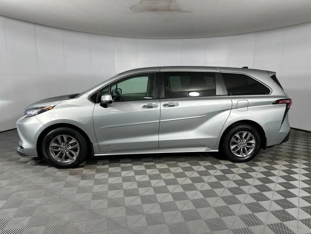 Used 2021 Celestial Silver Metallic Toyota XLE image 6