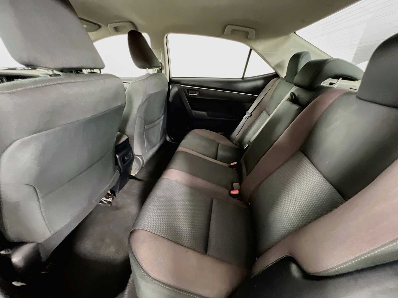 Used 2018 Super White Toyota LE image 24