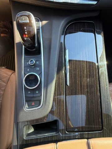 Used 2021 Crystal White Tricoat Cadillac Premium Luxury image 19