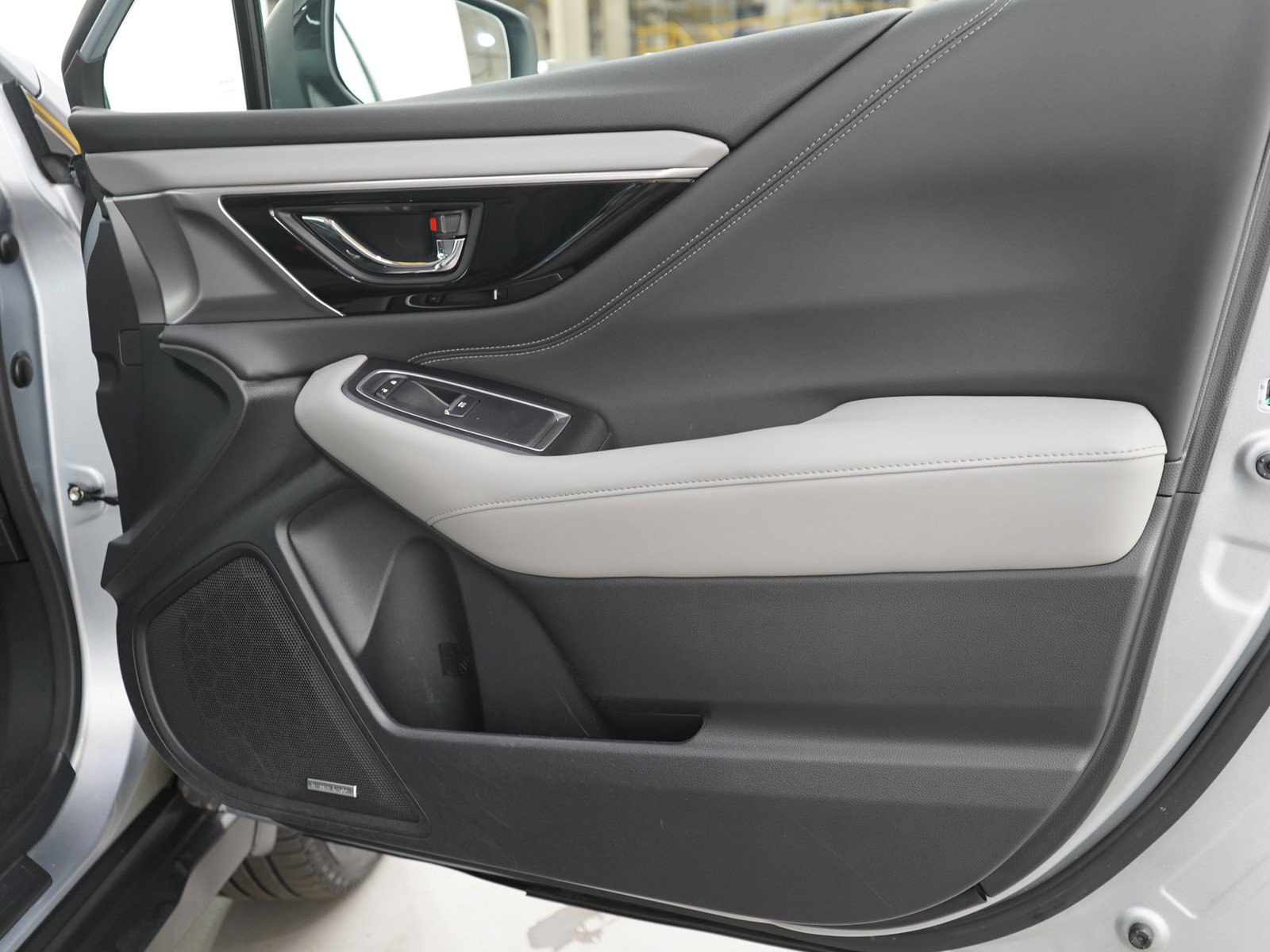 Used 2020 Ice Silver Metallic Subaru Limited Xt image 9