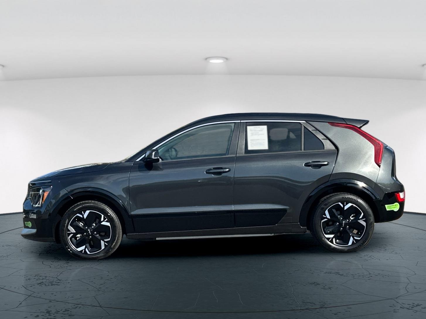 Used 2023 Graphite Gray Kia Wind 4D Sport Utility image 3