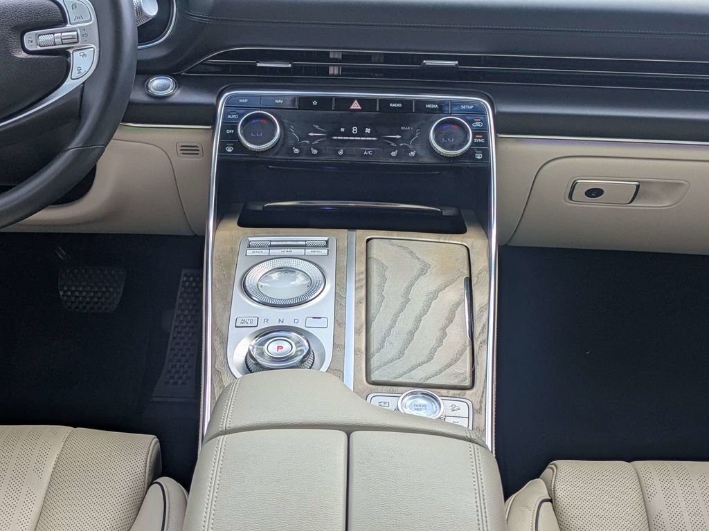 Used 2022 White Genesis 2.5T image 20