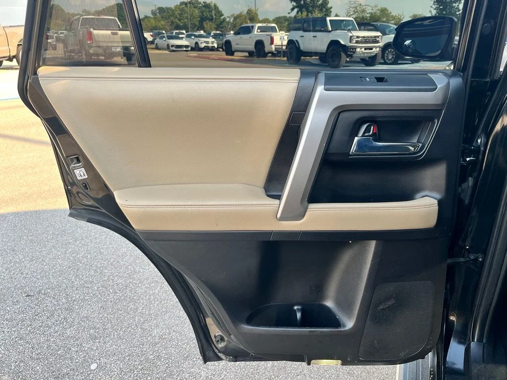Used 2018 Black Toyota SR5 image 12