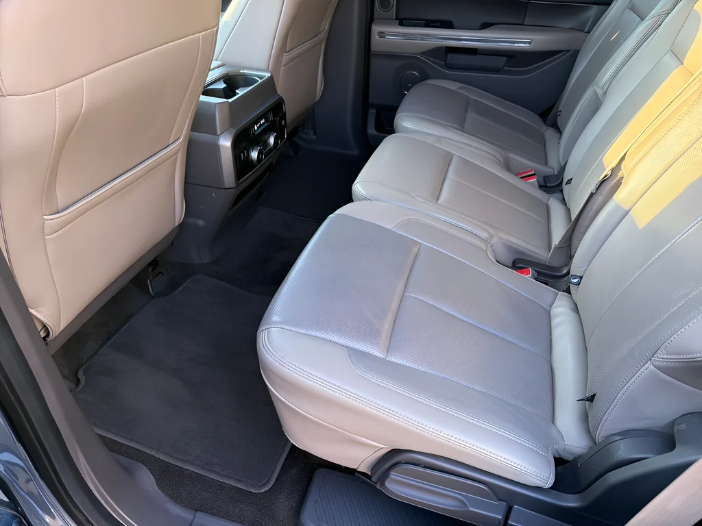 Used 2018 Blue Ford XLT image 40