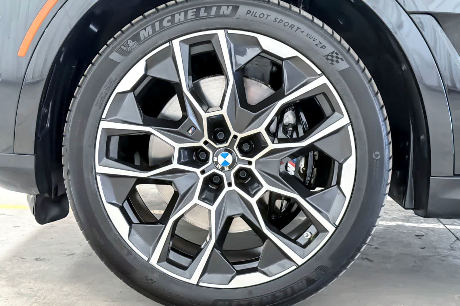 Used 2024 Black Sapphire Metallic BMW xDrive40i image 27