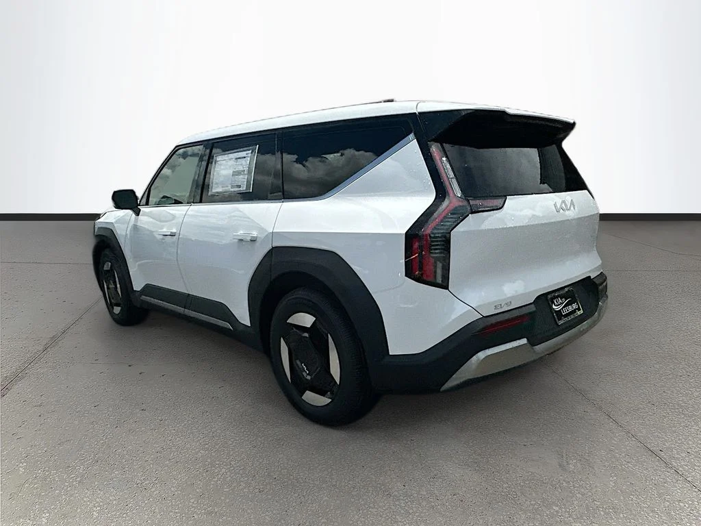 New 2026 Glacial White Pearl Kia Light Long Range RWD image 5
