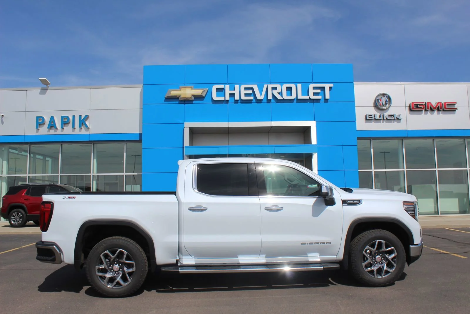 2026 GMC Sierra 4WD Crew Cab Short Box SLT's photo