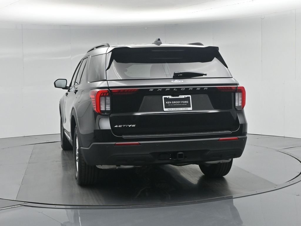 New 2026 Agate Black Metallic Ford Active image 28