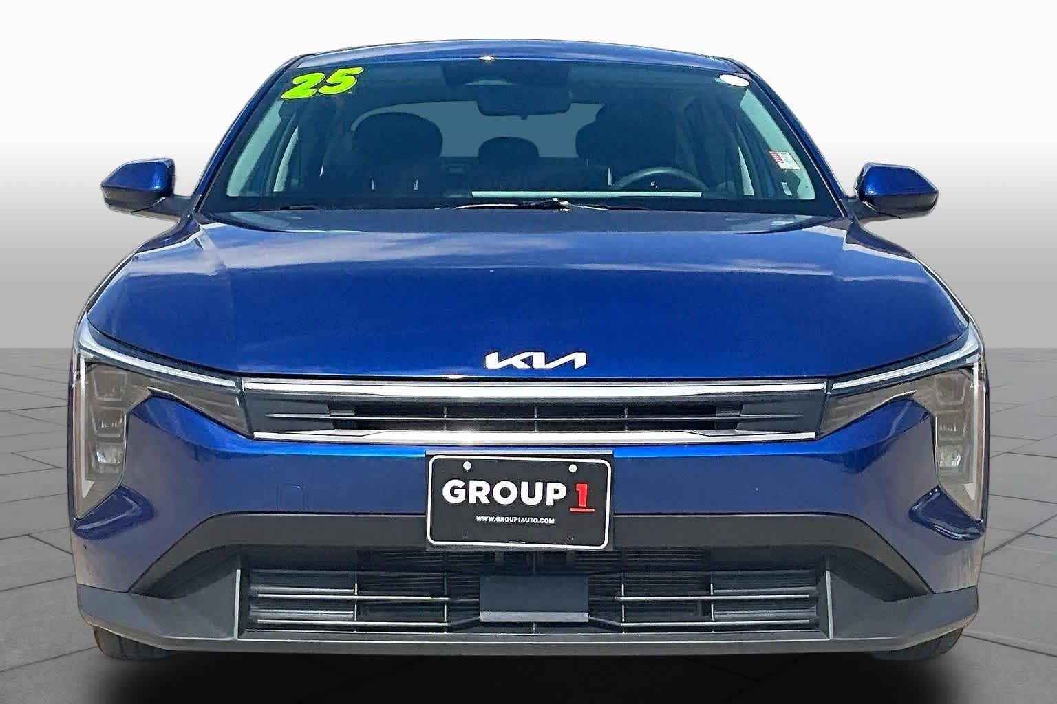 Used 2025 Deep Sea Blue Kia LXS image 4