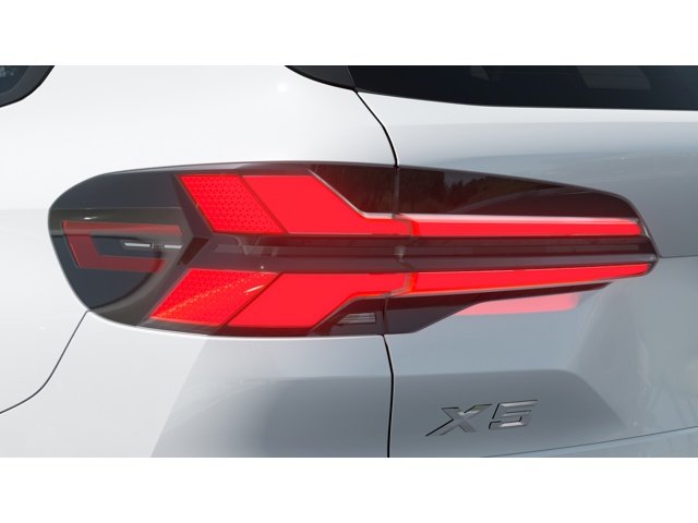 New 2026 Mineral White Metallic BMW xDrive40i image 8