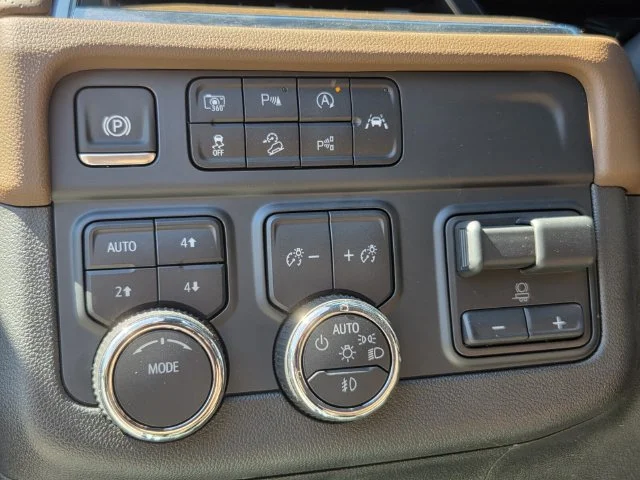 Used 2025 Beige Chevrolet High Country image 19