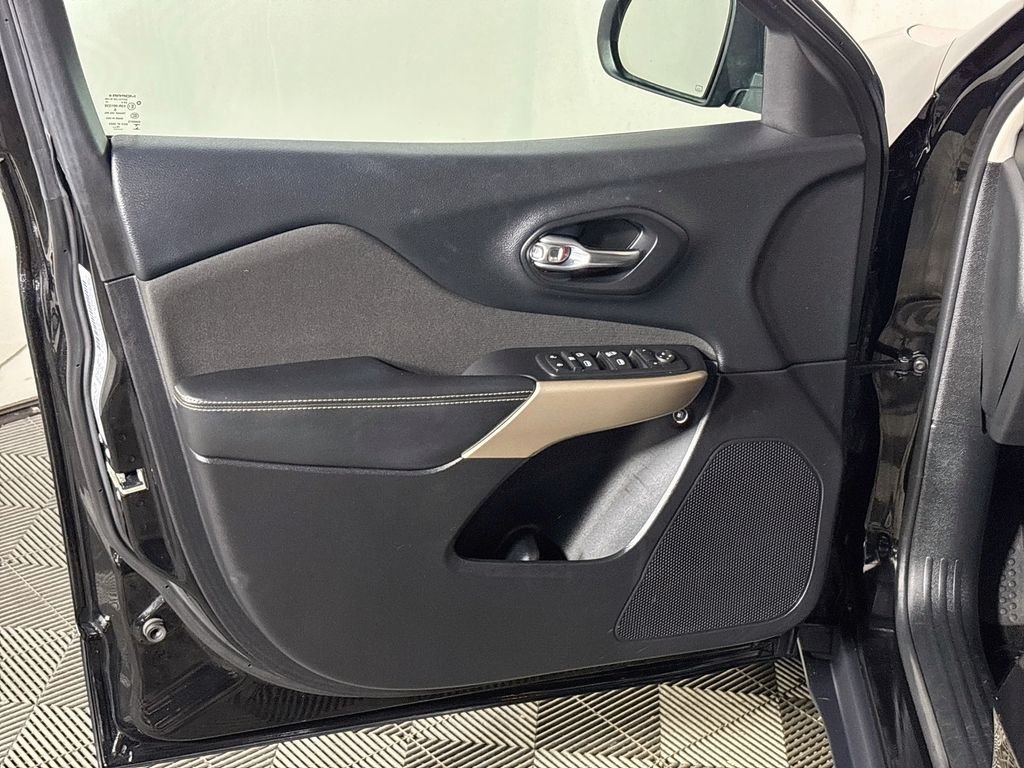 Used 2017 Black Jeep Sport image 10