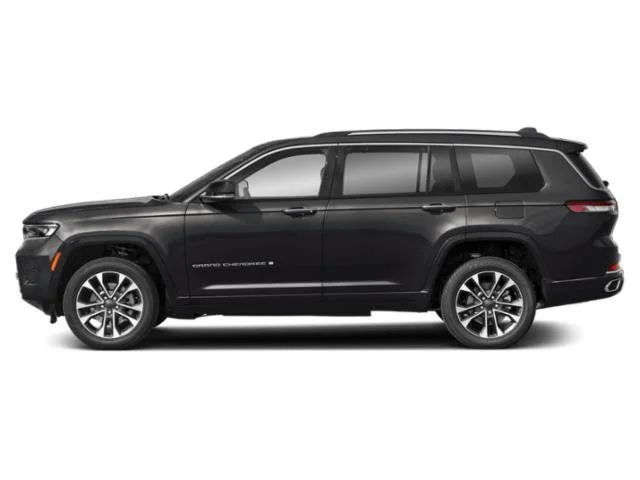 Used 2023 Diamond Black Jeep Overland image 3