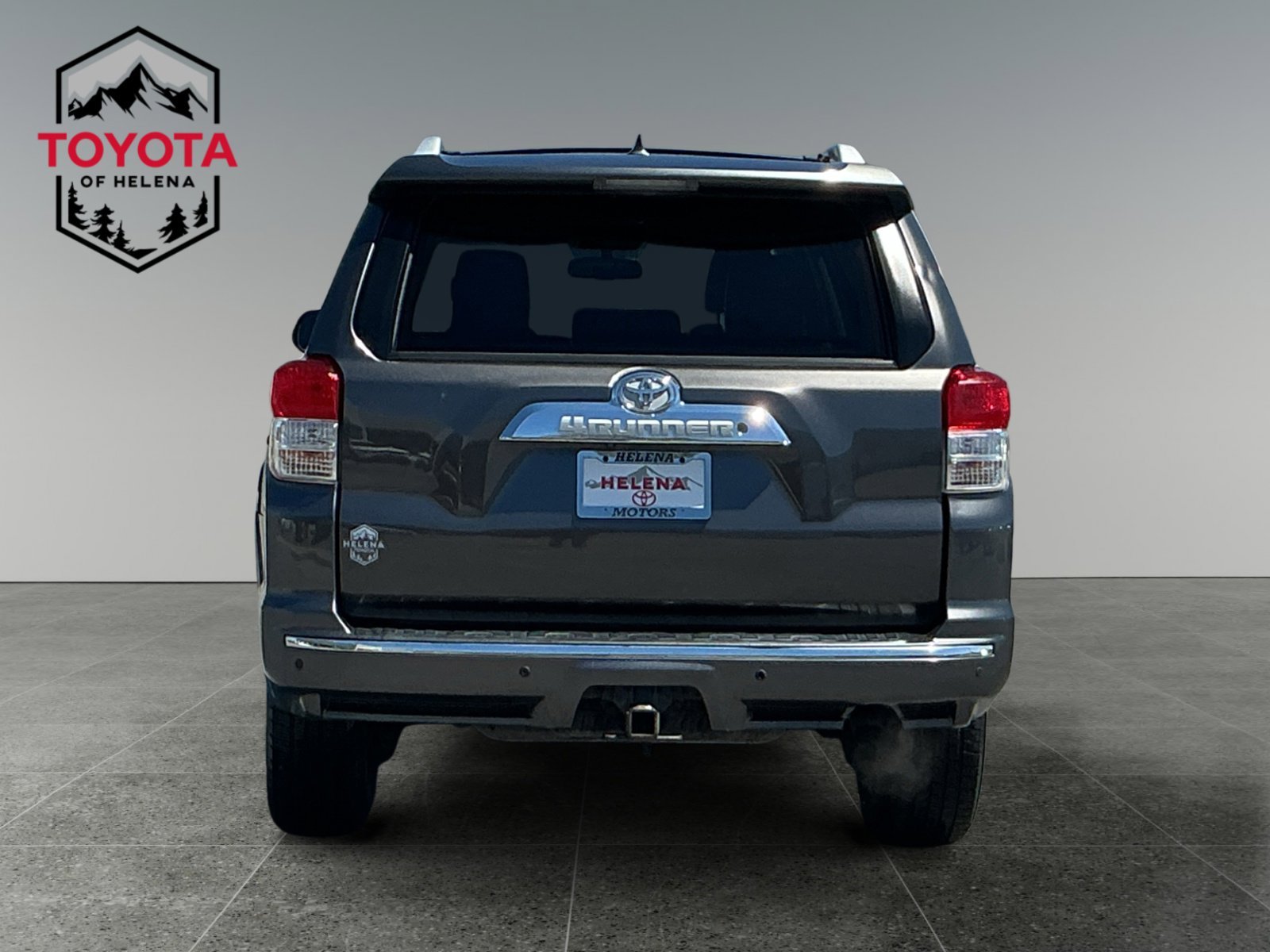 Used 2012 Gray Toyota SR5 image 4