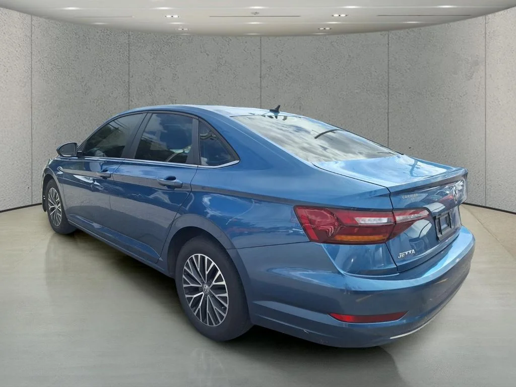 Used 2019  Volkswagen  image 3