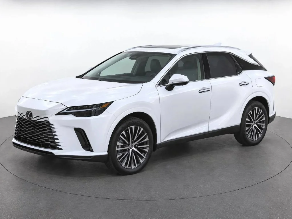 Used 2024 White Lexus 350 Premium Plus image 2