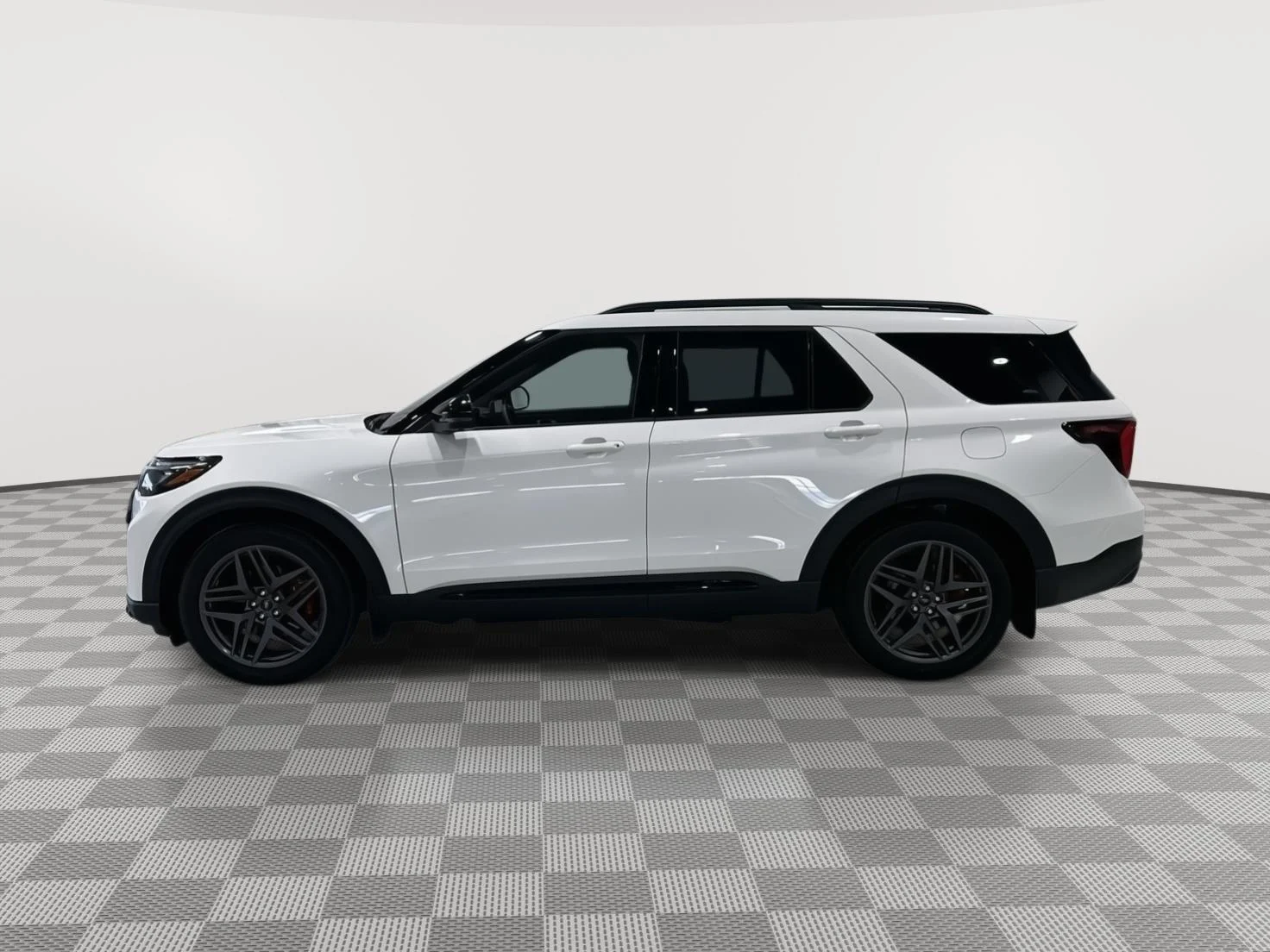 Used 2026 Star White Metallic Tri-coat Ford ST image 2
