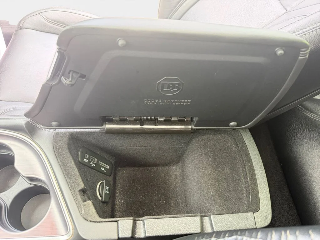 Used 2015 Beige Dodge R/T image 11