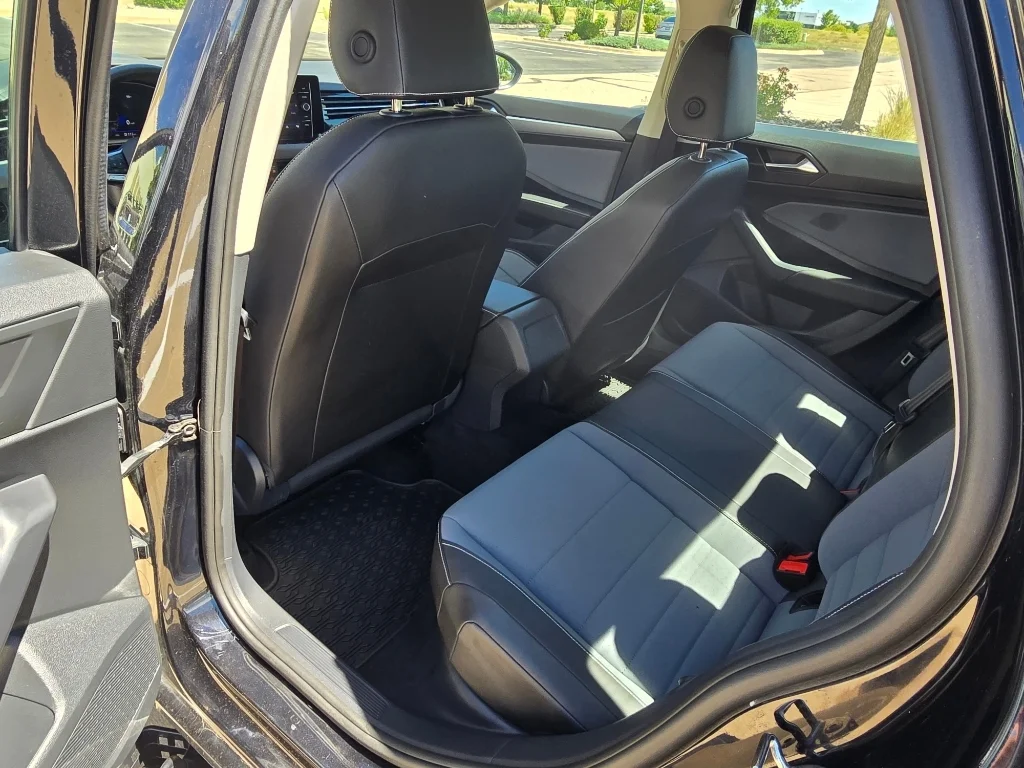 Used 2025 Deep Black Pearl Volkswagen SE image 16