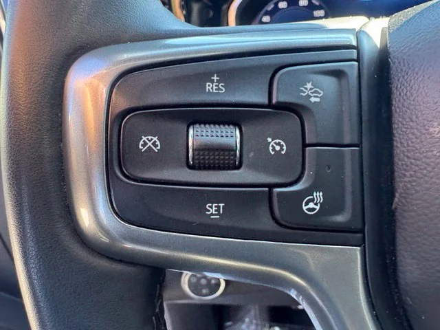 Used 2025 White Chevrolet LT image 18