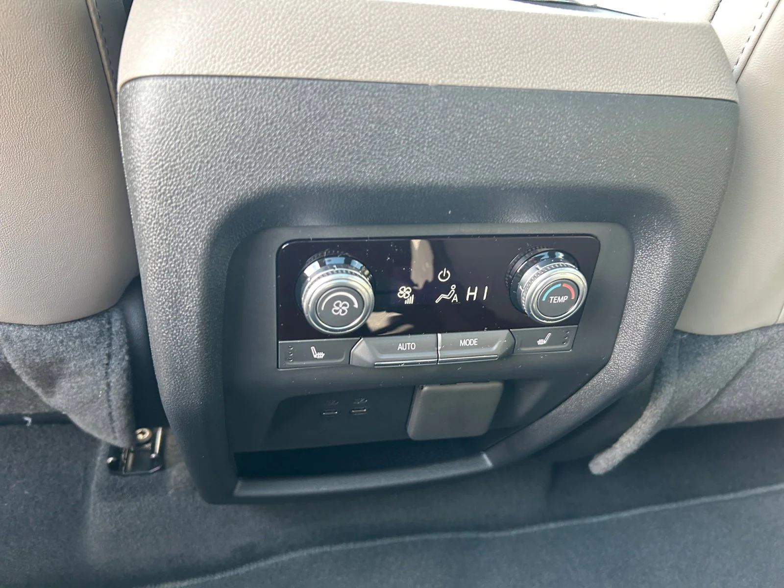New 2026 Summit White GMC Elevation AWD image 21