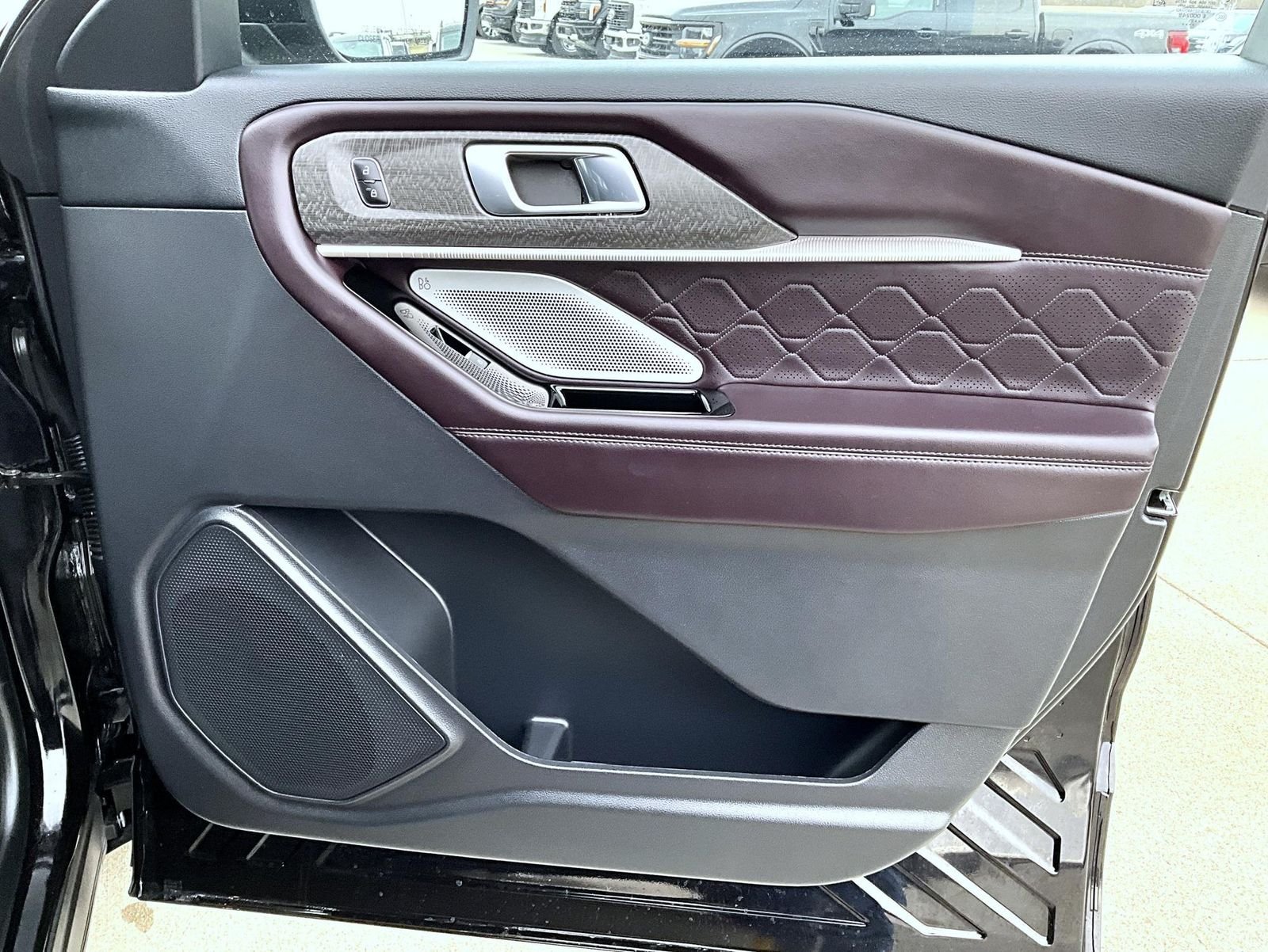 Used 2025 Black Ford Platinum image 17