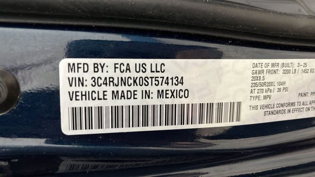 Used 2025 Fathom Blue Pearlcoat Jeep Limited image 28