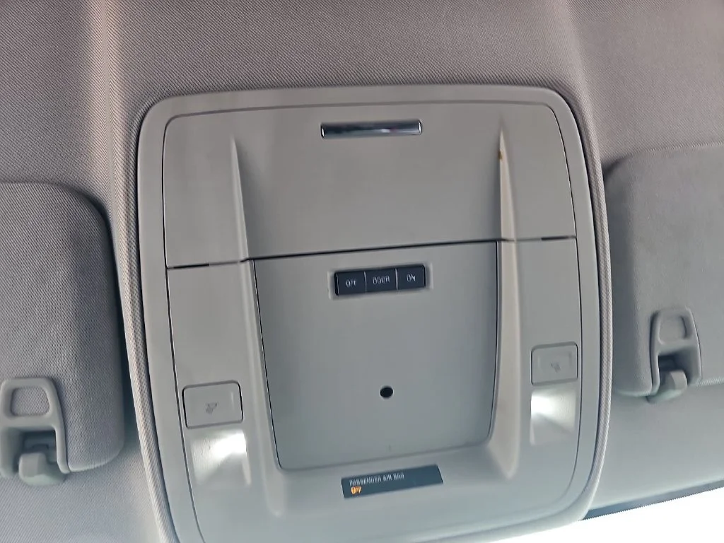 Used 2018 Silver Chevrolet LT image 29